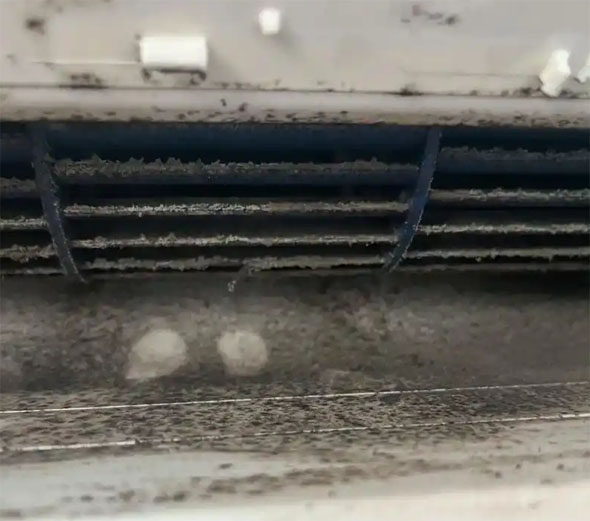 代县空调吹的风有股烧焦味是怎么回事